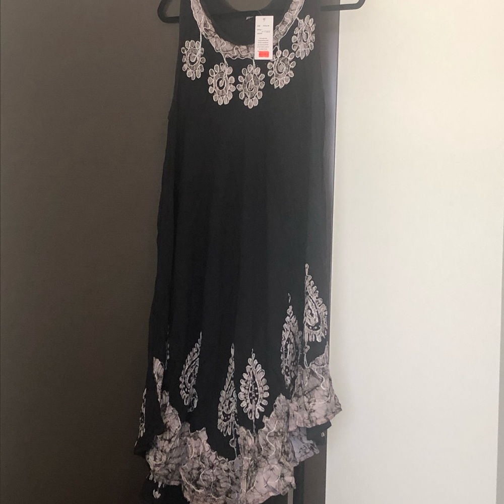 Bohemian light weight dress with embroidery